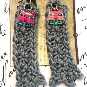 PUSSYCAT PAW EARRINGS in Grey Fiber Yarn  with Colorful Pussycat Charms